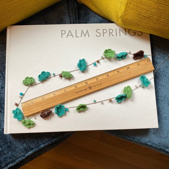 Banana Republic Mixed Media Flower & Chain Necklace - Picture 6 of 7